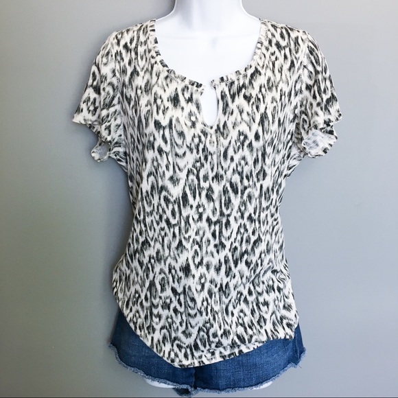 Lucky Brand Tops - Lucky Brand Printed v neck tee